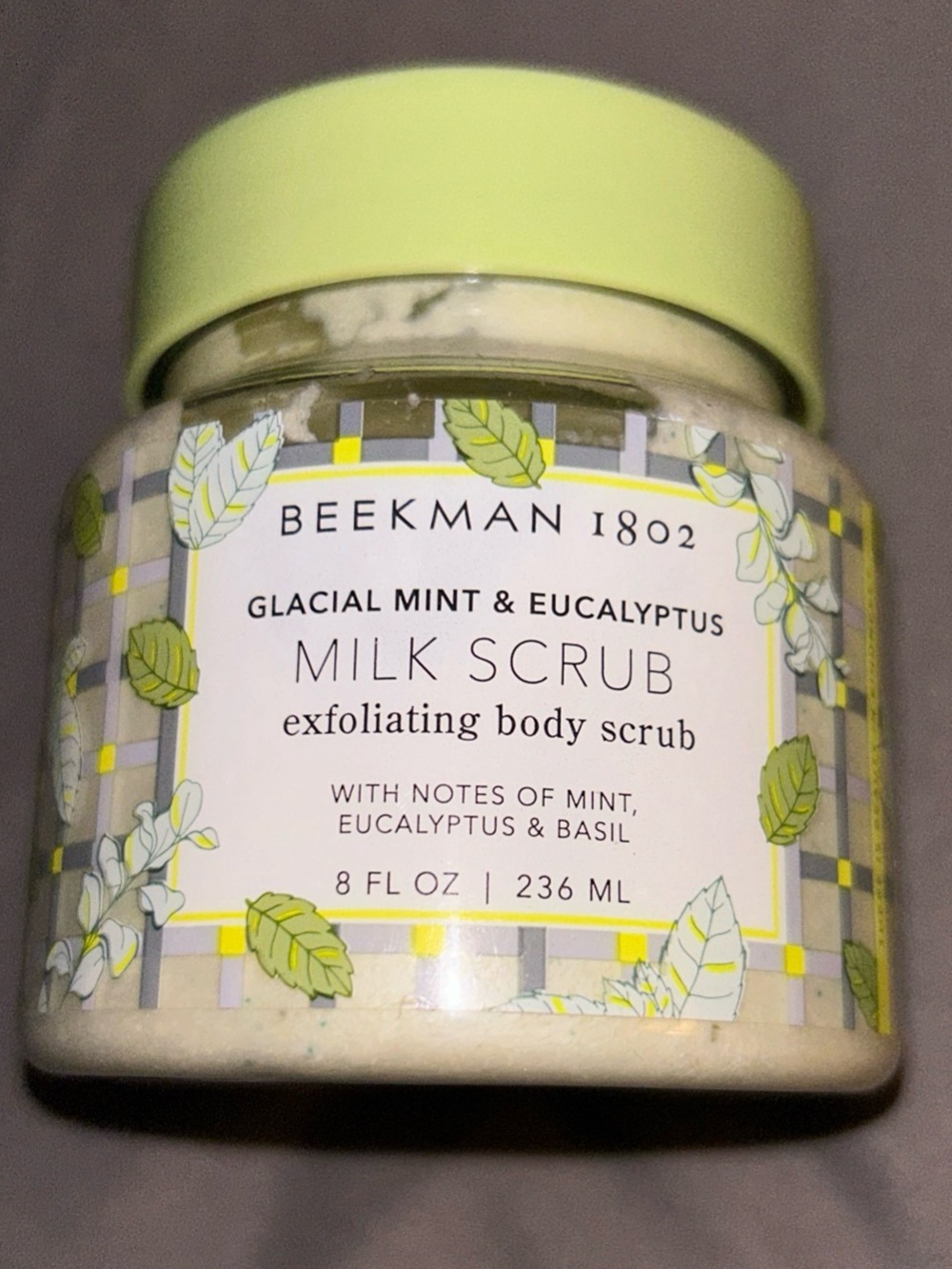 Beekman 1802 Glacial Mint & Eucalyptus Milk Scrub - Light Green & White